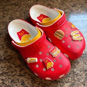 McDonald’s Crocs m8 w10